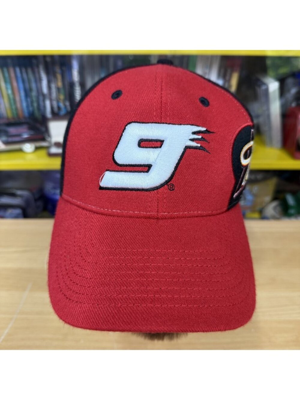 Nascar Chase Authentics Budweiser King of Beers Kasey Kahne #9 Flex Fit Cap Hat
